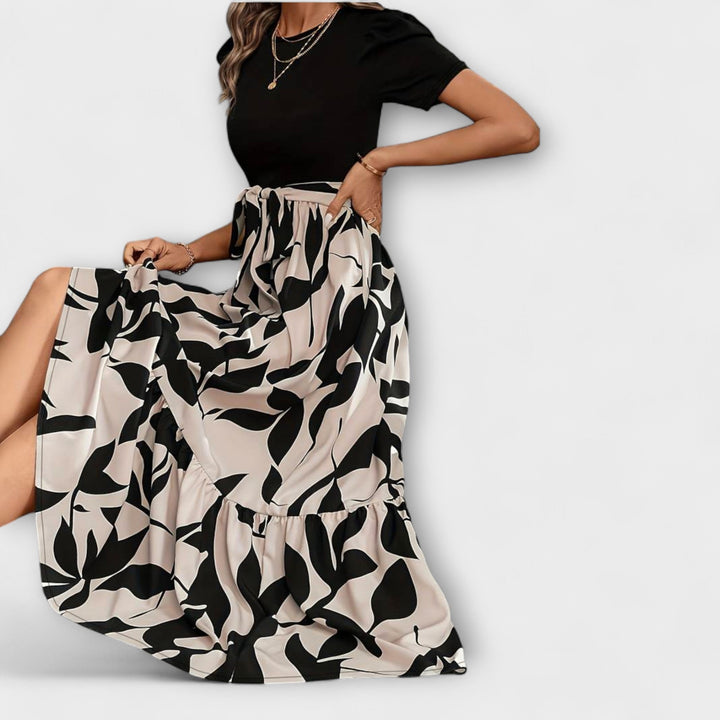 Luna - Summer Dress with Floral Pattern and Round Neckline