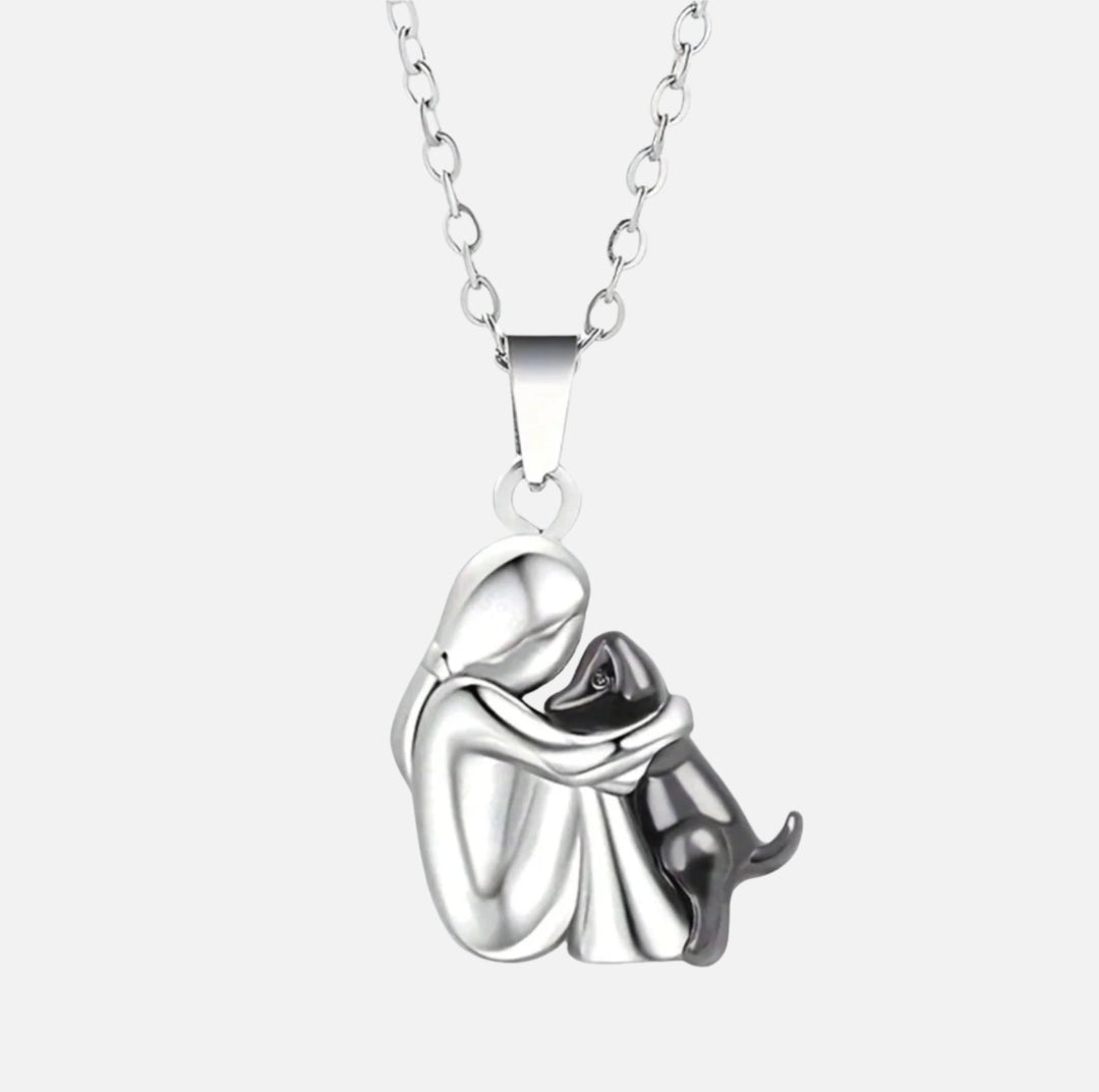 Susan & Liam | Dog Embrace Necklace