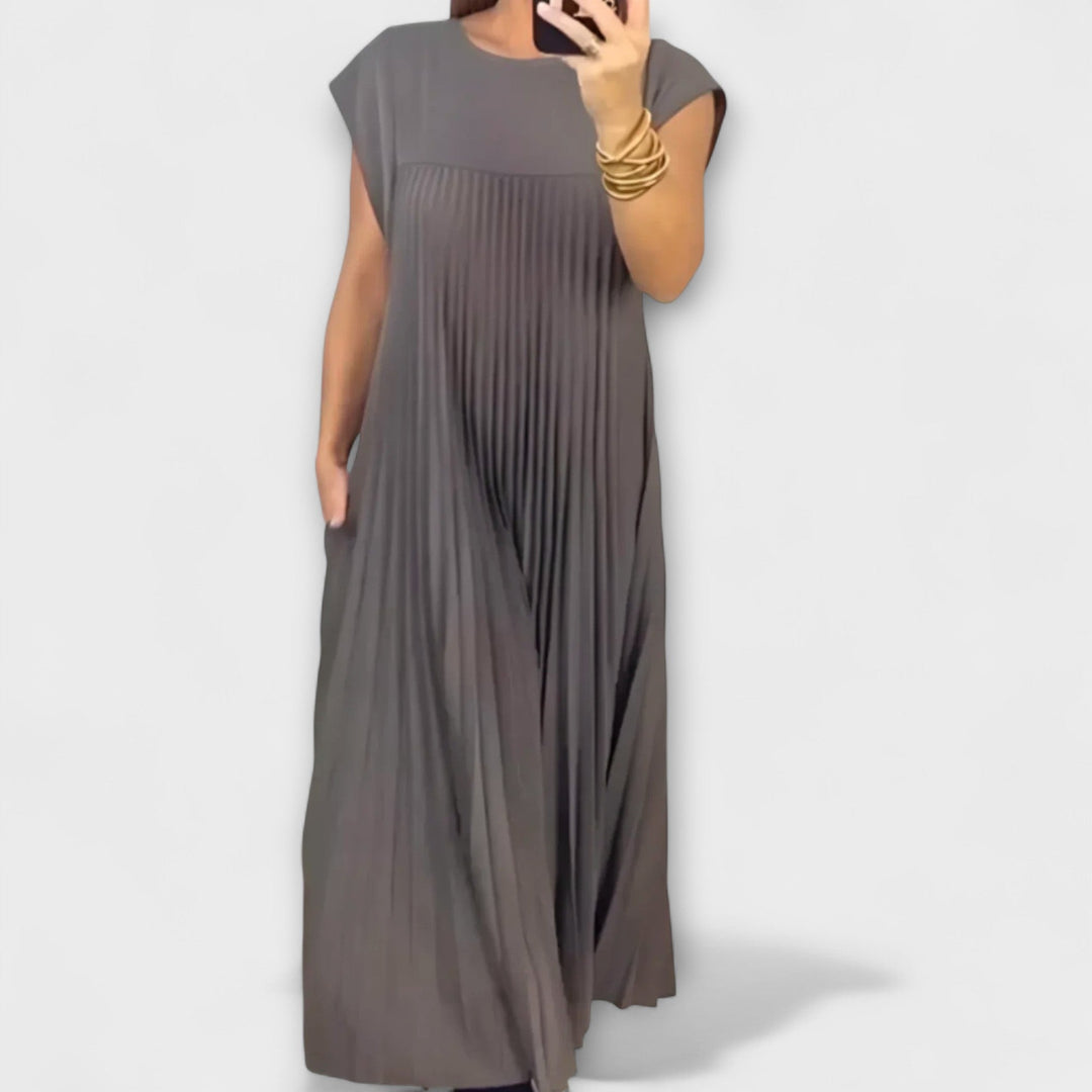 Zairelle – Elegant Pleated Dress