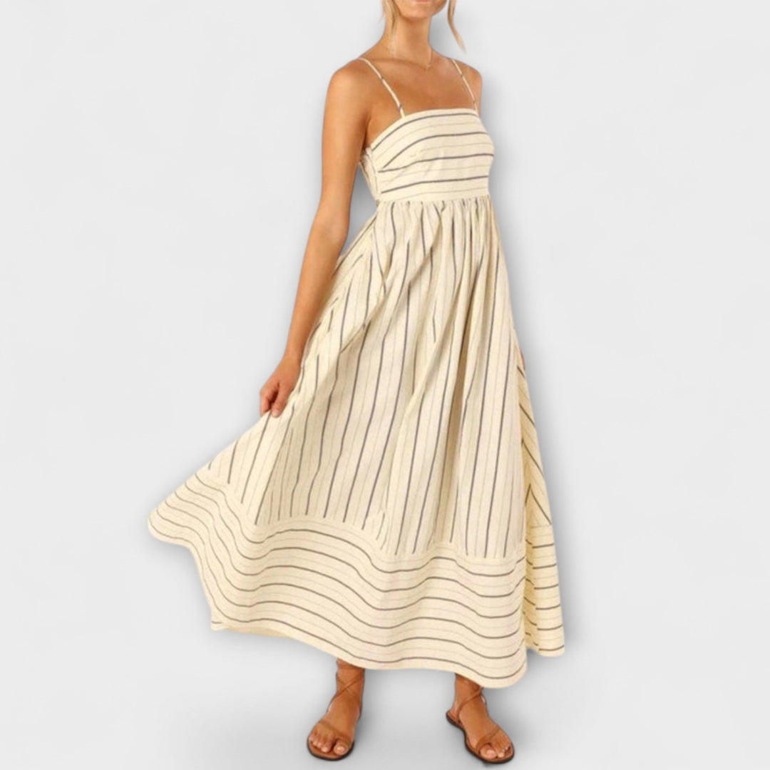 Svea - Maxi Dress in Bare Bloom
